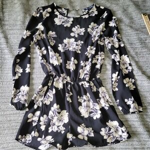 One Clothing Women's Black Floral Romper size‎ Small With Long Sleeves